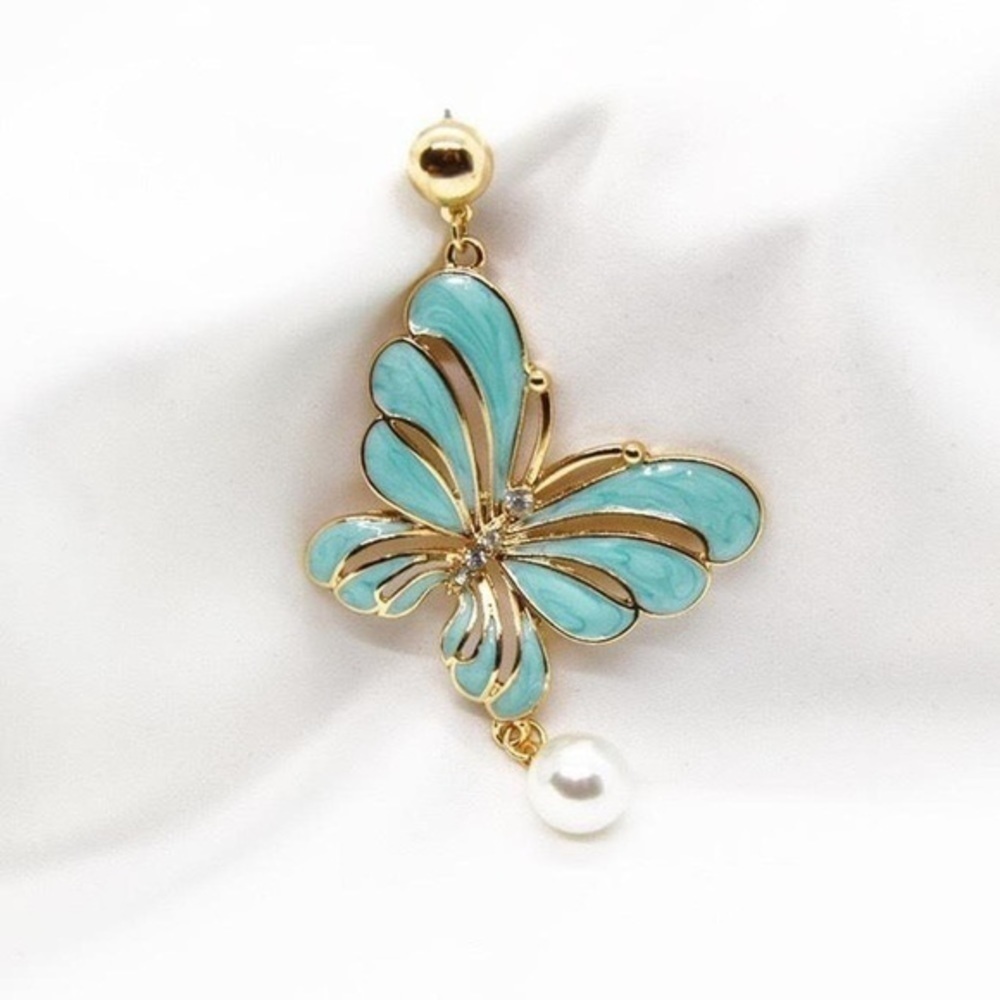 Oversized Blue Butterfly Pearl Earrings - Picture 4 of 4